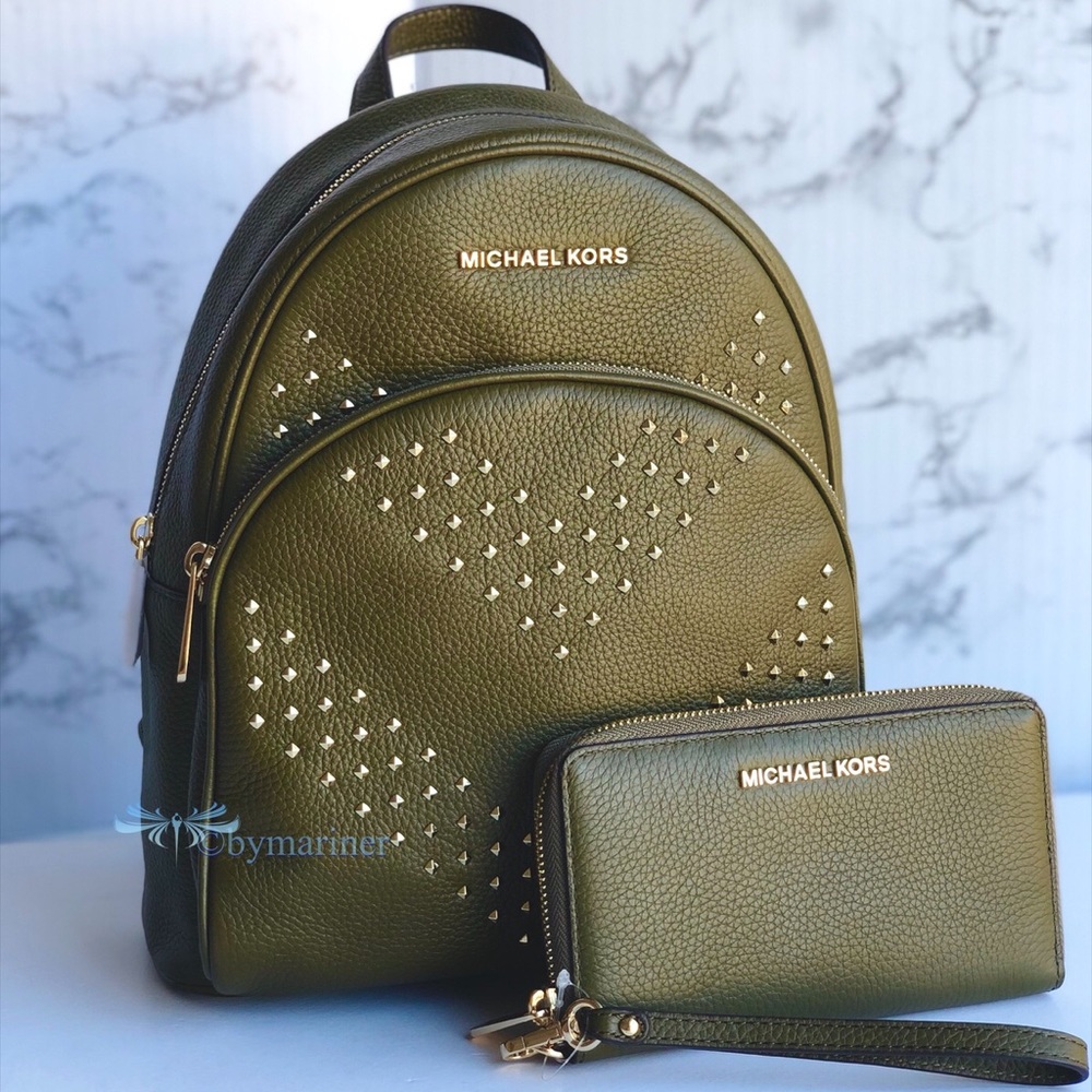 🍀 Michael Kors Abbey Studded Backpack Wallet Set - Picture 1 of 8